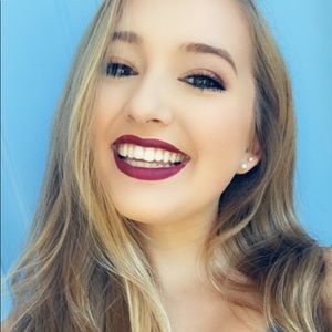 Meet your Posher, Chloe